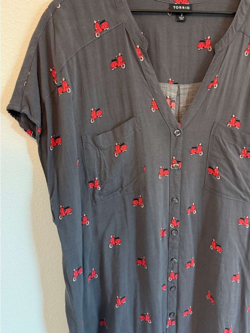 torrid Charcoal Button-Front V-Neck Top with Red Scooter Motif - Picture 8 of 11